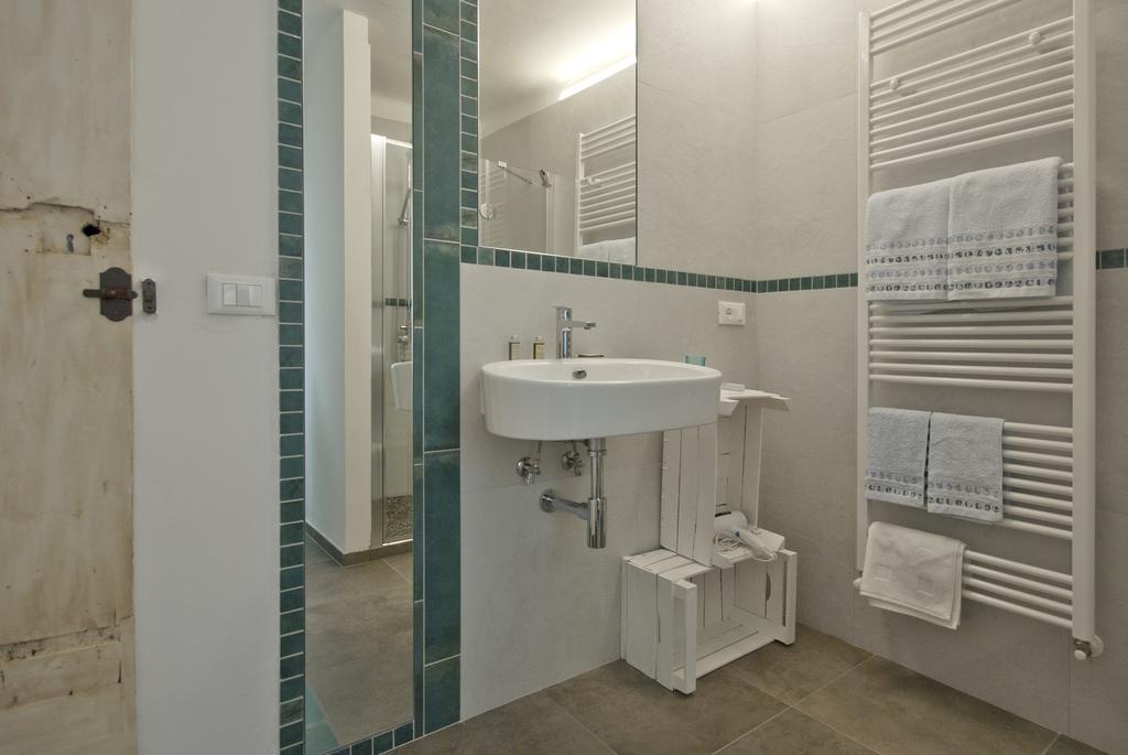 B&B Tre Finestre Sul Mare Grottammare Rum bild